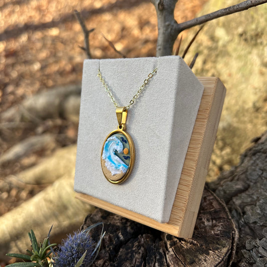 Ocean Wave Necklace in Gold