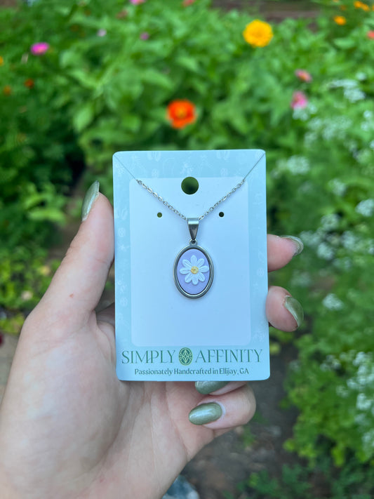 Daisy Necklace in Lavender