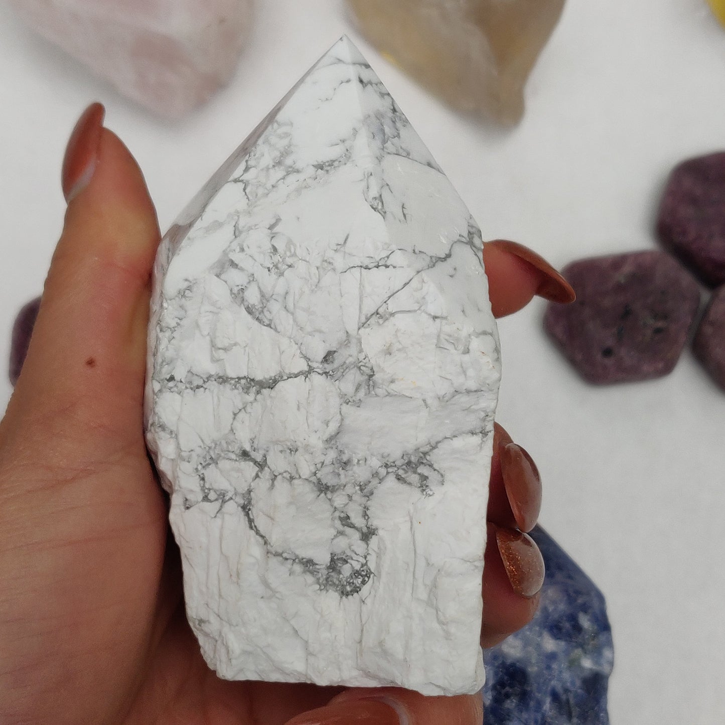 Howlite Point (#1)