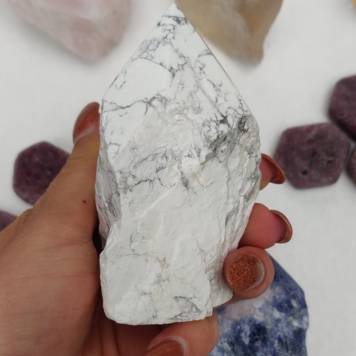 Howlite Point (#1)