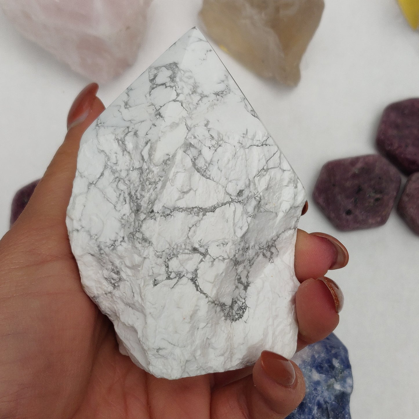 Howlite Point (#1)