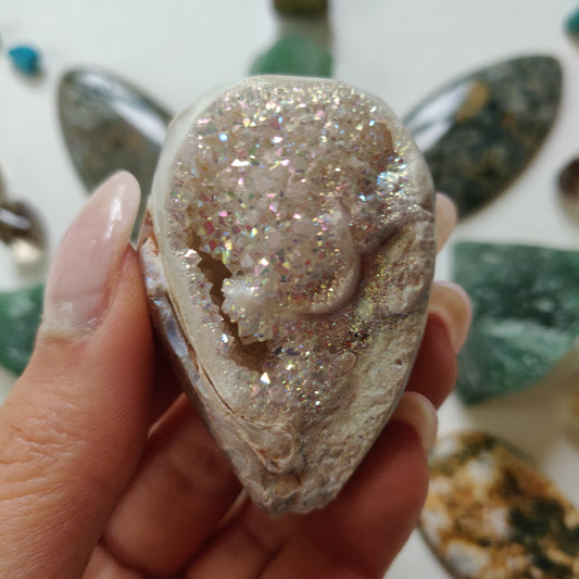 Aura Druzy Shell (#16) - Simply Affinity
