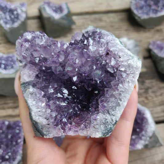 Amethyst Geode Free Form, Cut Base (#29) - Simply Affinity
