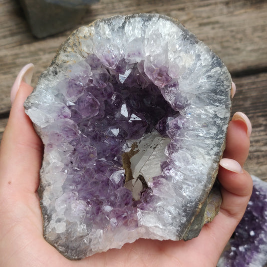 Amethyst Geode Free Form, Cut Base (#25) - Simply Affinity