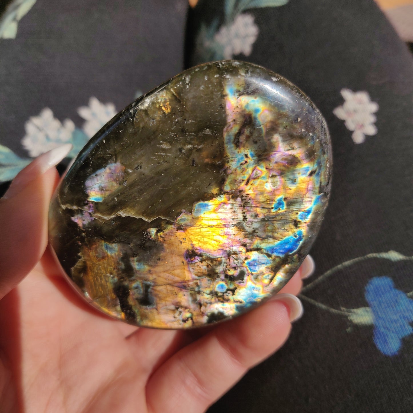 Labradorite Palm Stone (#137) - Simply Affinity