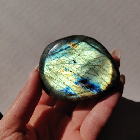 Labradorite Palm Stone (#46) - Simply Affinity