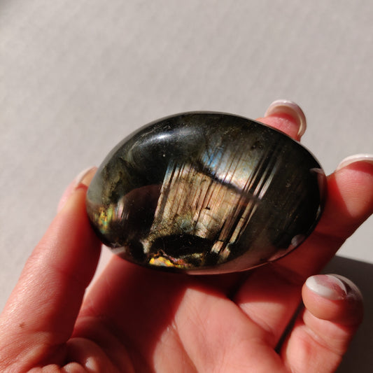 Labradorite Palm Stone (#63) - Simply Affinity