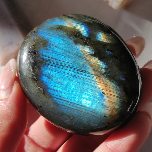 Labradorite Palm Stone (#167) - Simply Affinity