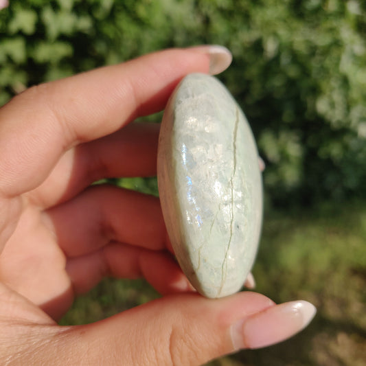 BLUE FLASH Garnierite Palm Stone (#4) - Simply Affinity