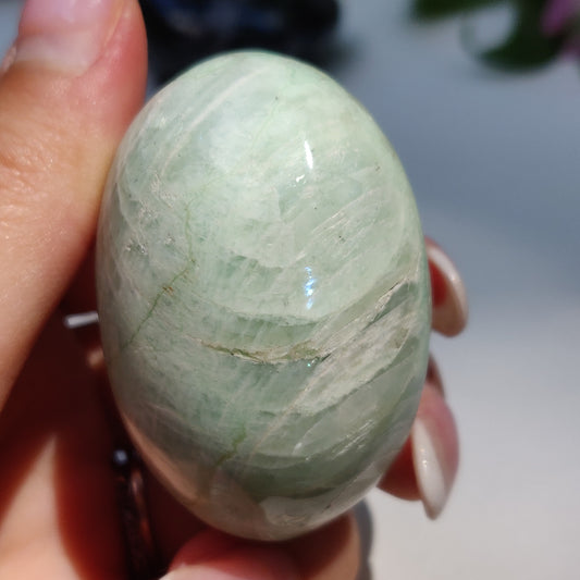 BLUE FLASH Garnierite Palm Stone (#11) - Simply Affinity