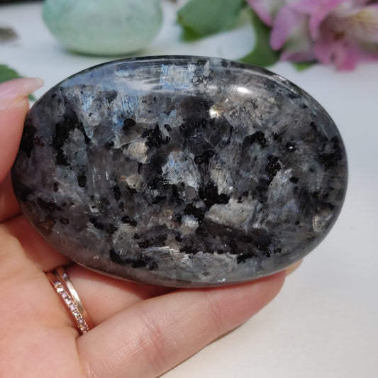 Larvikite Palm Stone (#13) - Simply Affinity