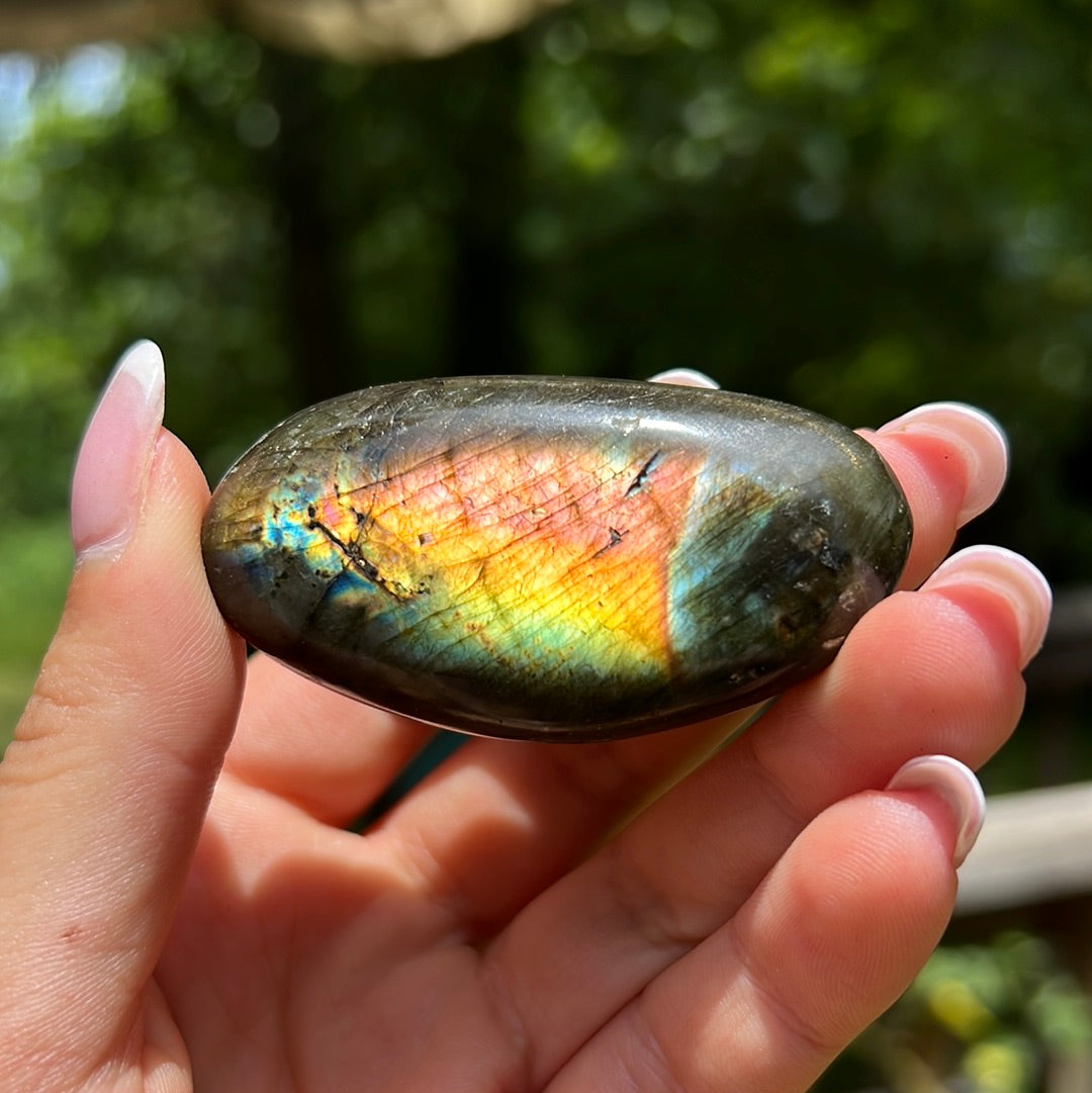 Labradorite Palm Stone (#117) - Simply Affinity
