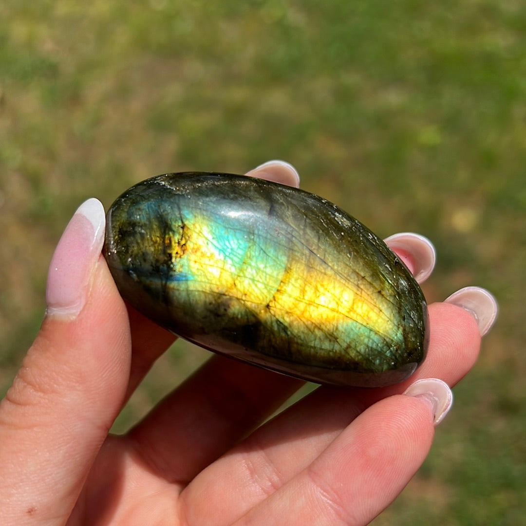 Labradorite Palm Stone (#117) - Simply Affinity