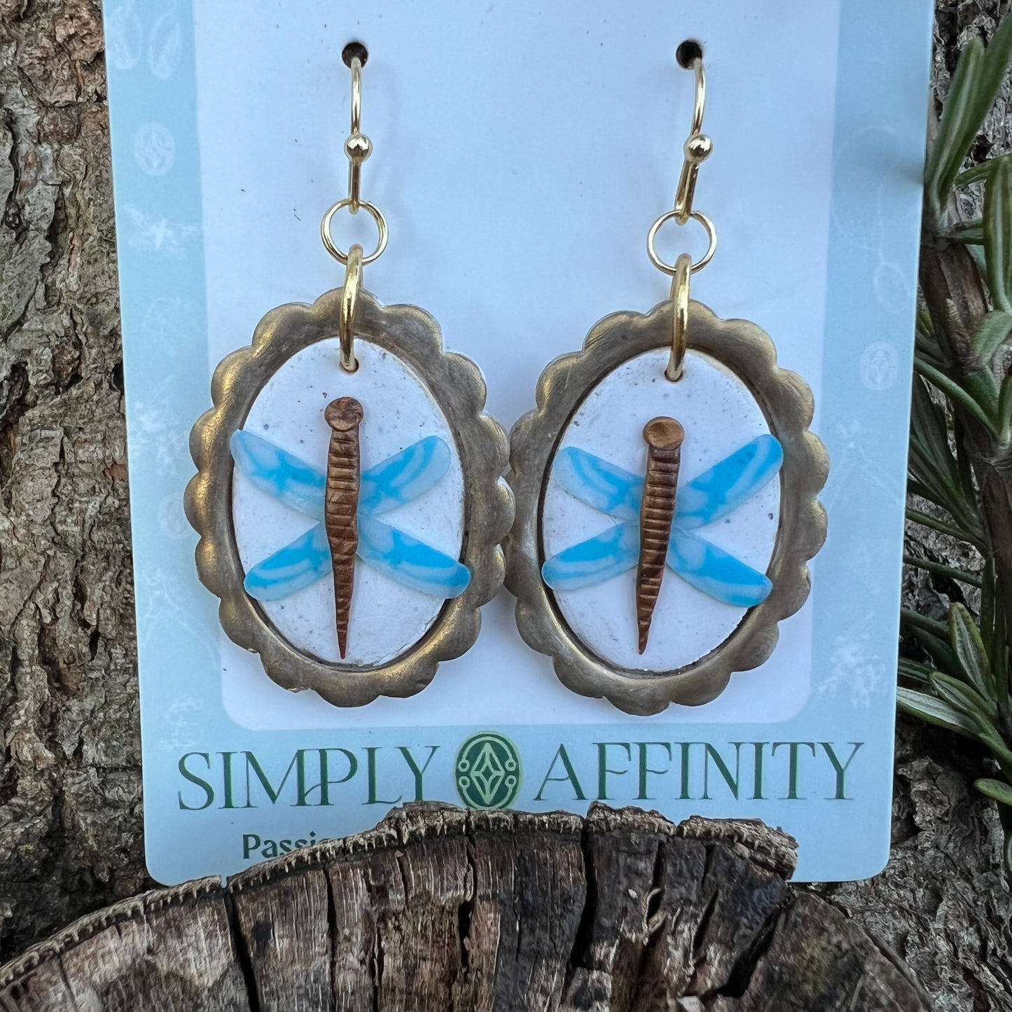 Scalloped Frame Dragonfly Earrings