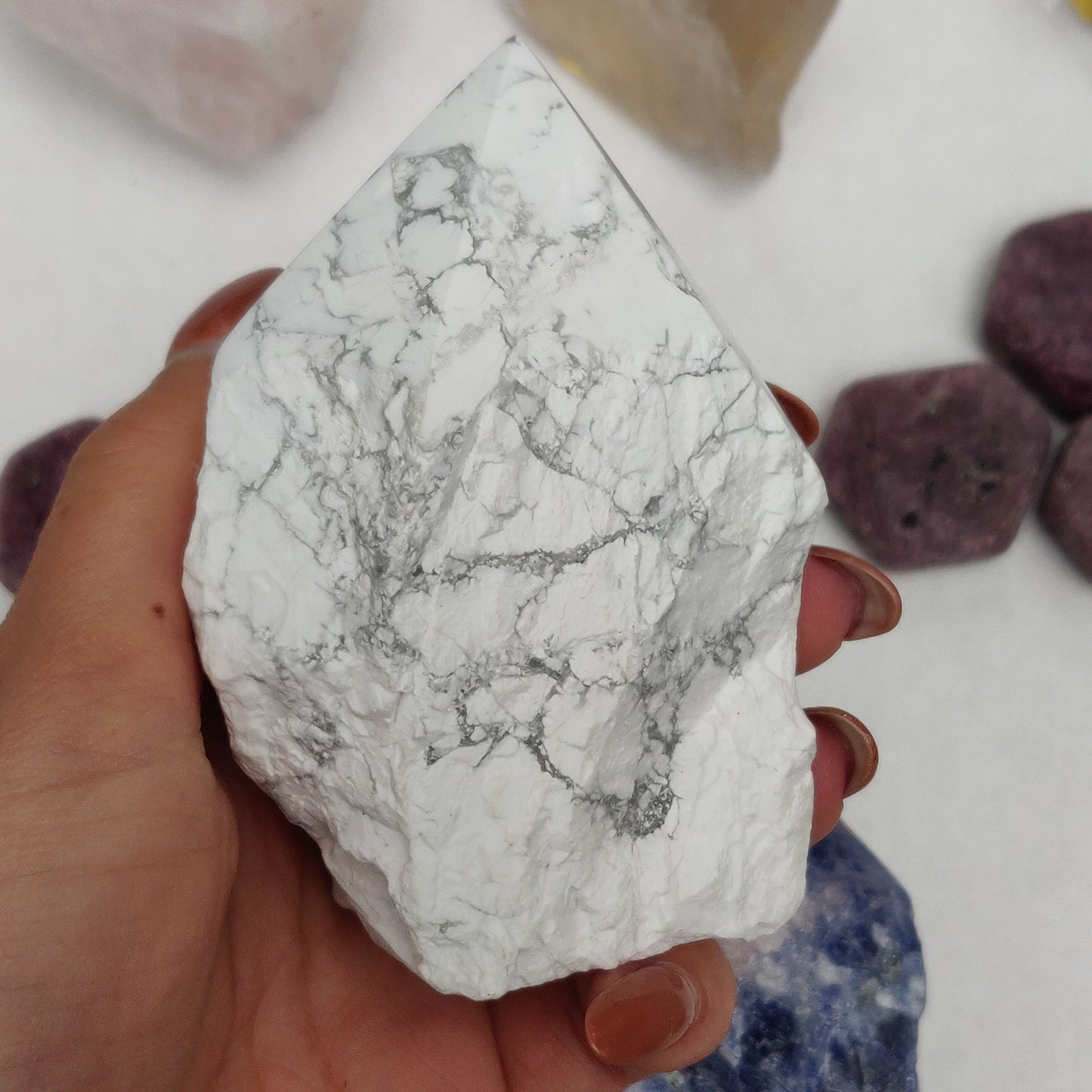 Howlite Point (#1)