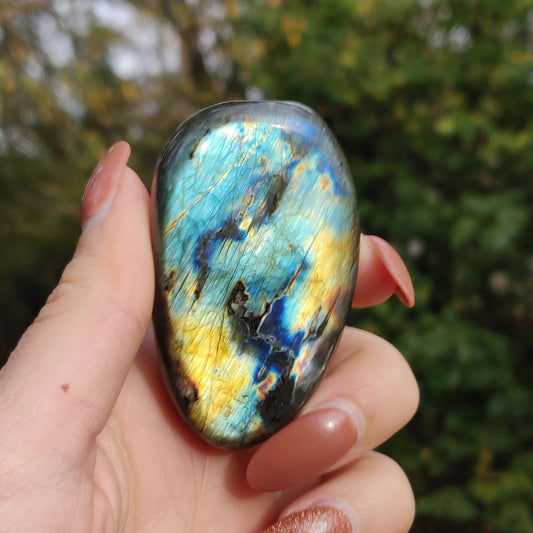 Labradorite Palm Stone (#69) - Simply Affinity