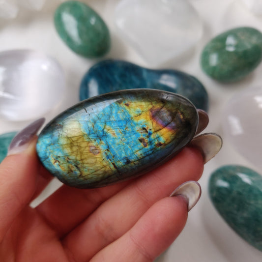 Labradorite Palm Stone (#6) - Simply Affinity