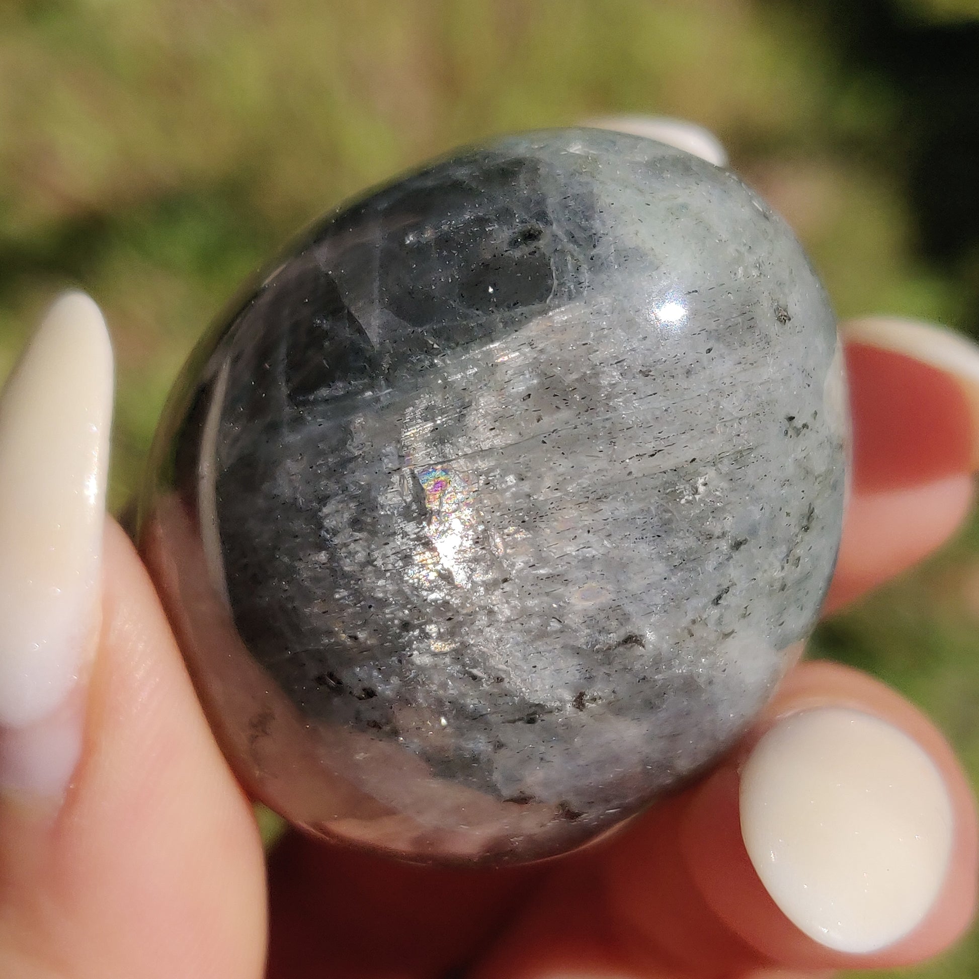 Labradorite Egg (#2) - Simply Affinity