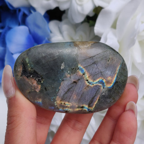 Labradorite Palm Stone (#1) - Simply Affinity