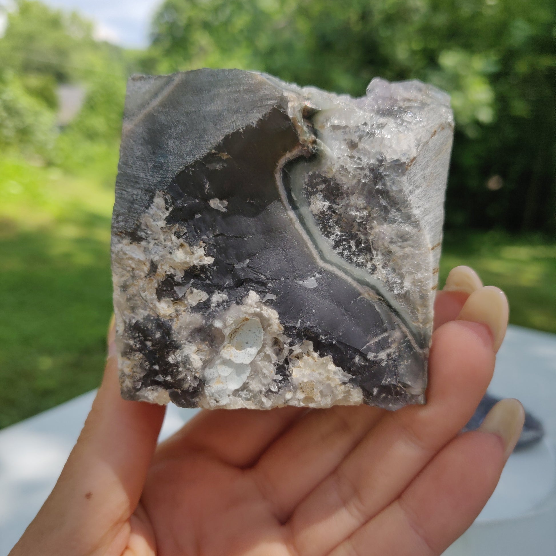 Amethyst Geode Free Form, Cut Base (#8) - Simply Affinity