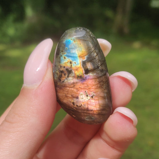 Labradorite Pocket Stone (#239) - Simply Affinity
