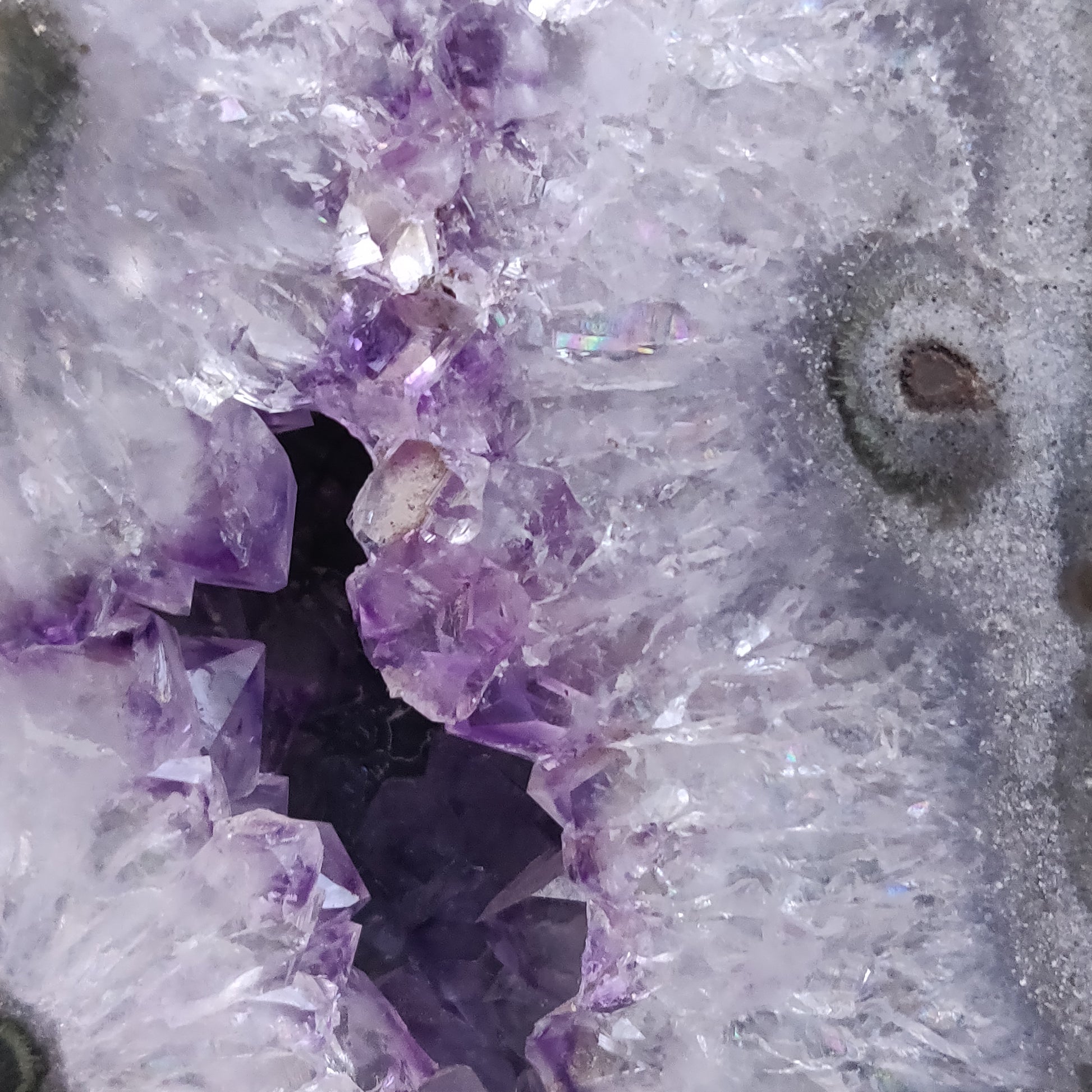 Amethyst Desktop Cathedral (#4) - Simply Affinity