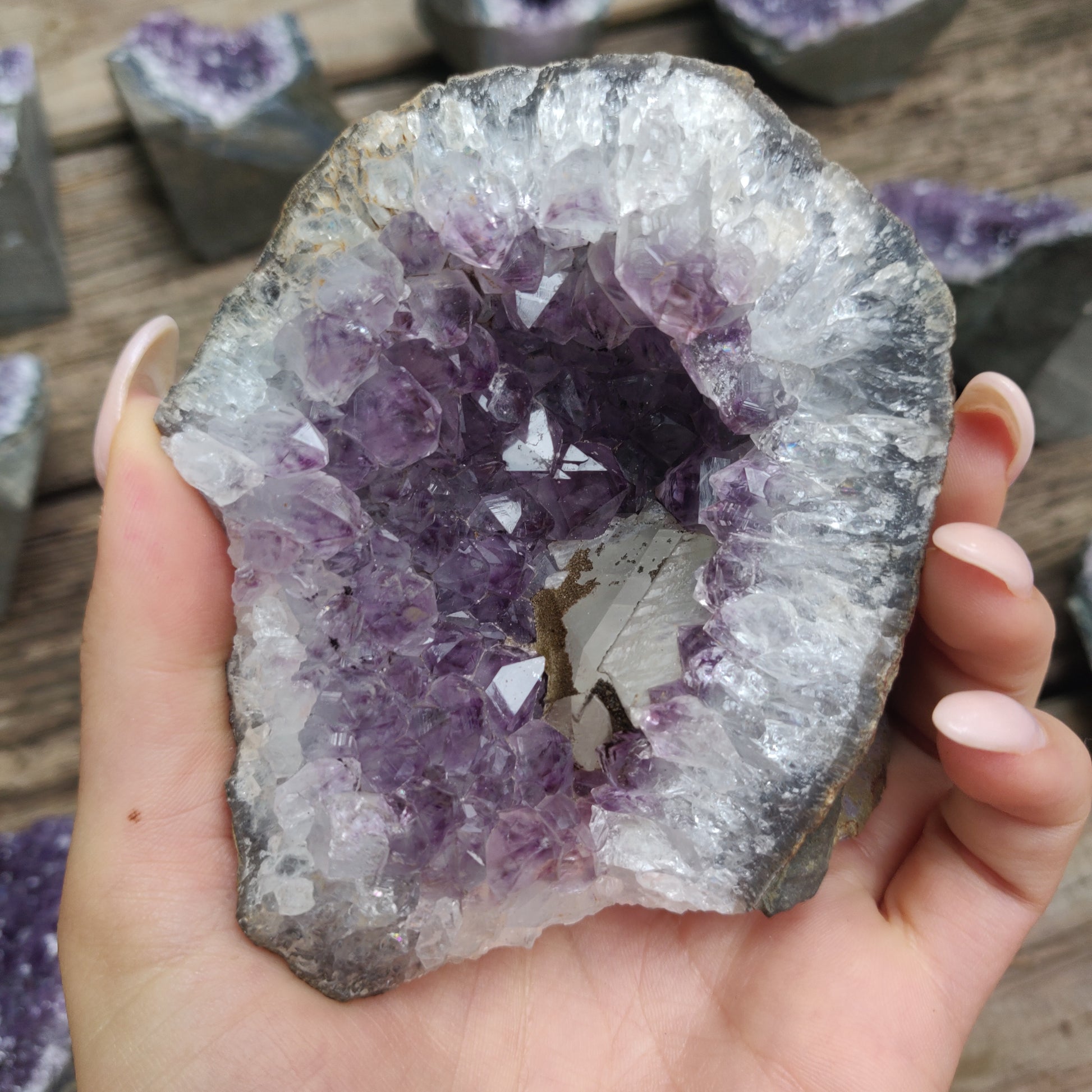 Amethyst Geode Free Form, Cut Base (#25) - Simply Affinity