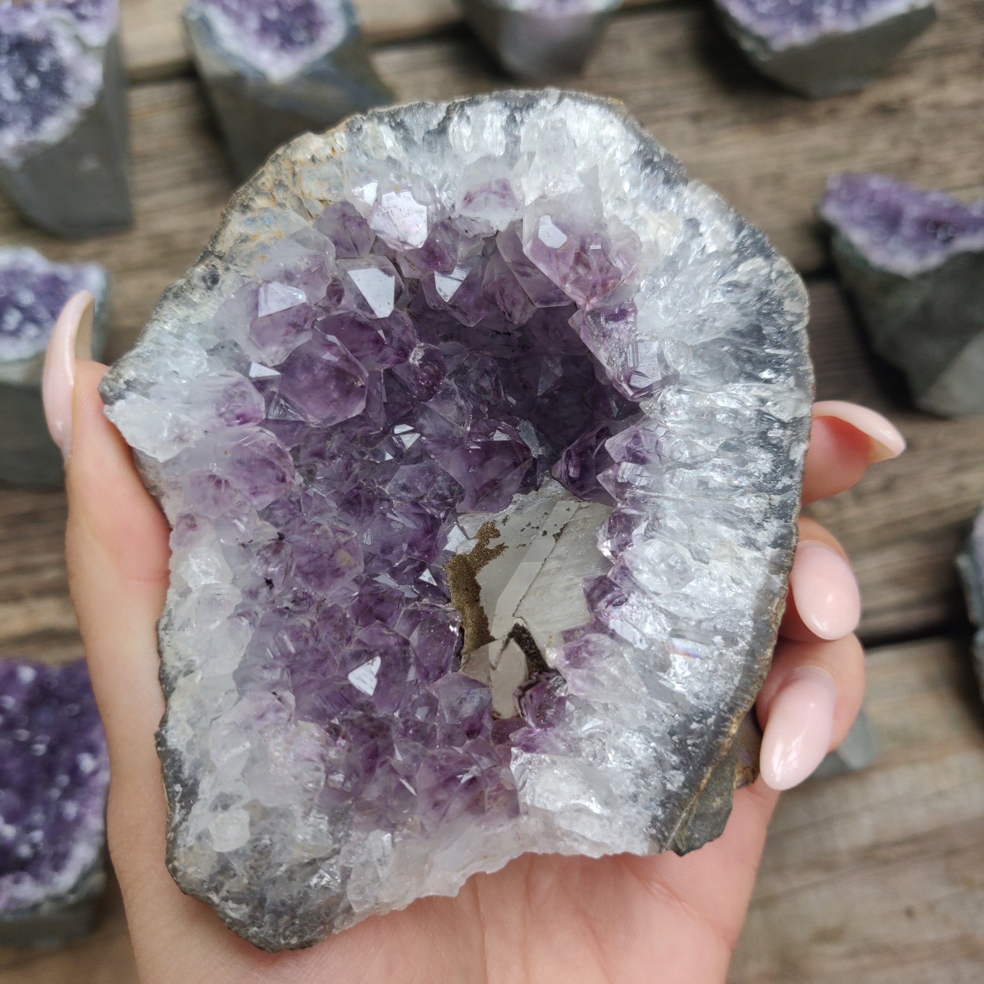 Amethyst Geode Free Form, Cut Base (#25) - Simply Affinity