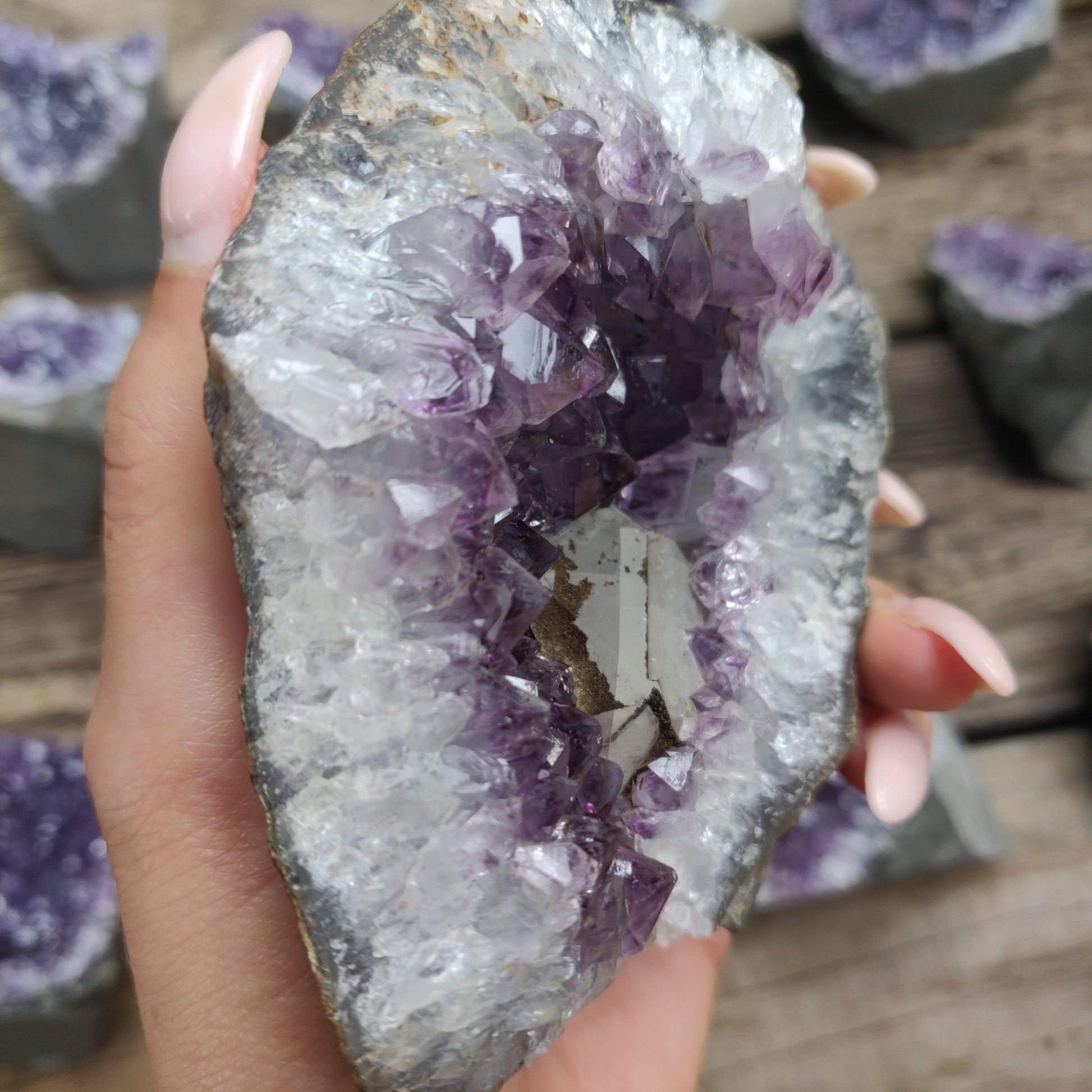 Amethyst Geode Free Form, Cut Base (#25) - Simply Affinity