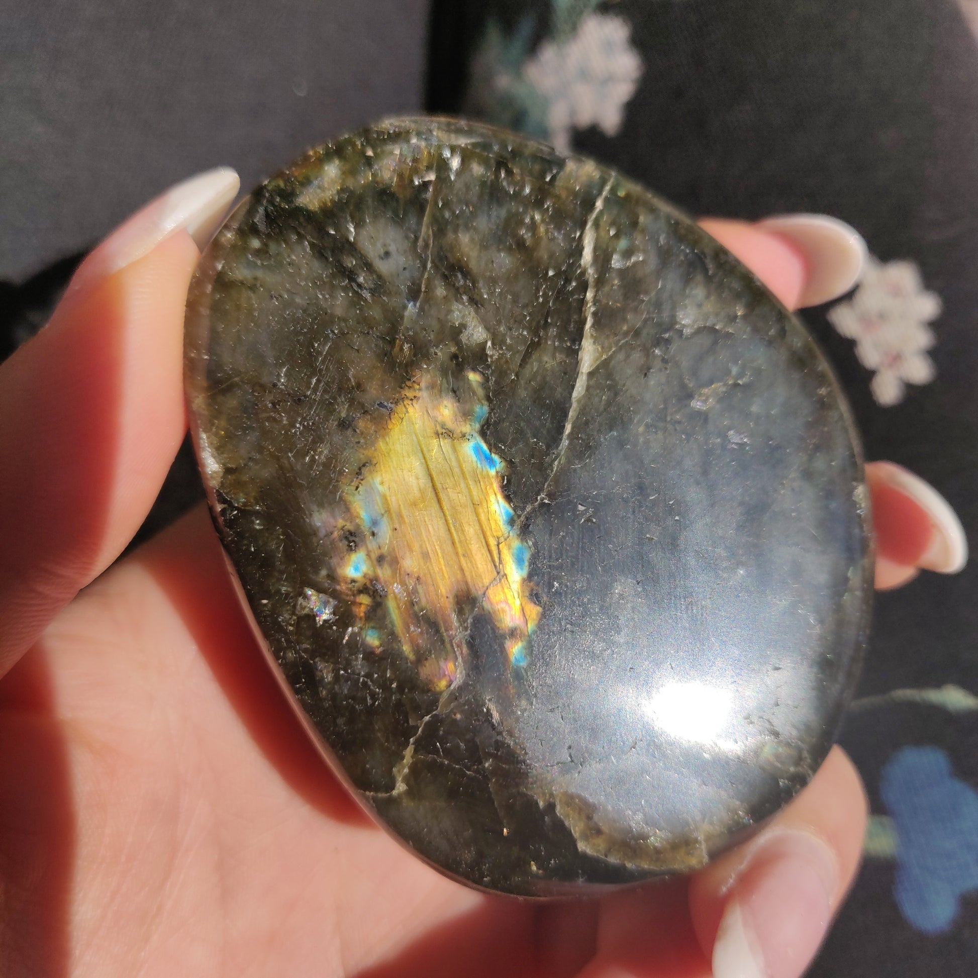 Labradorite Palm Stone (#137) - Simply Affinity