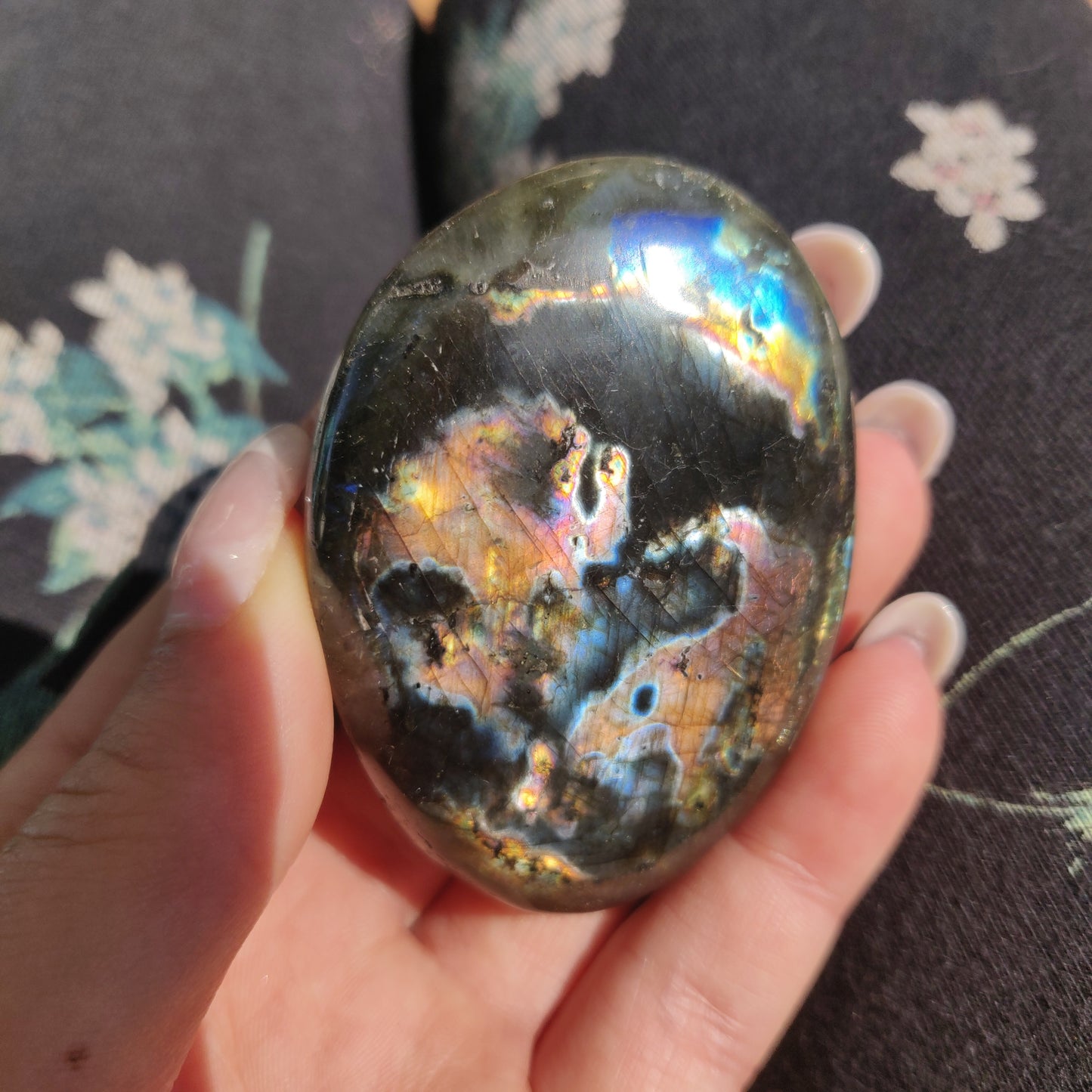 Labradorite Palm Stone (#147) - Simply Affinity