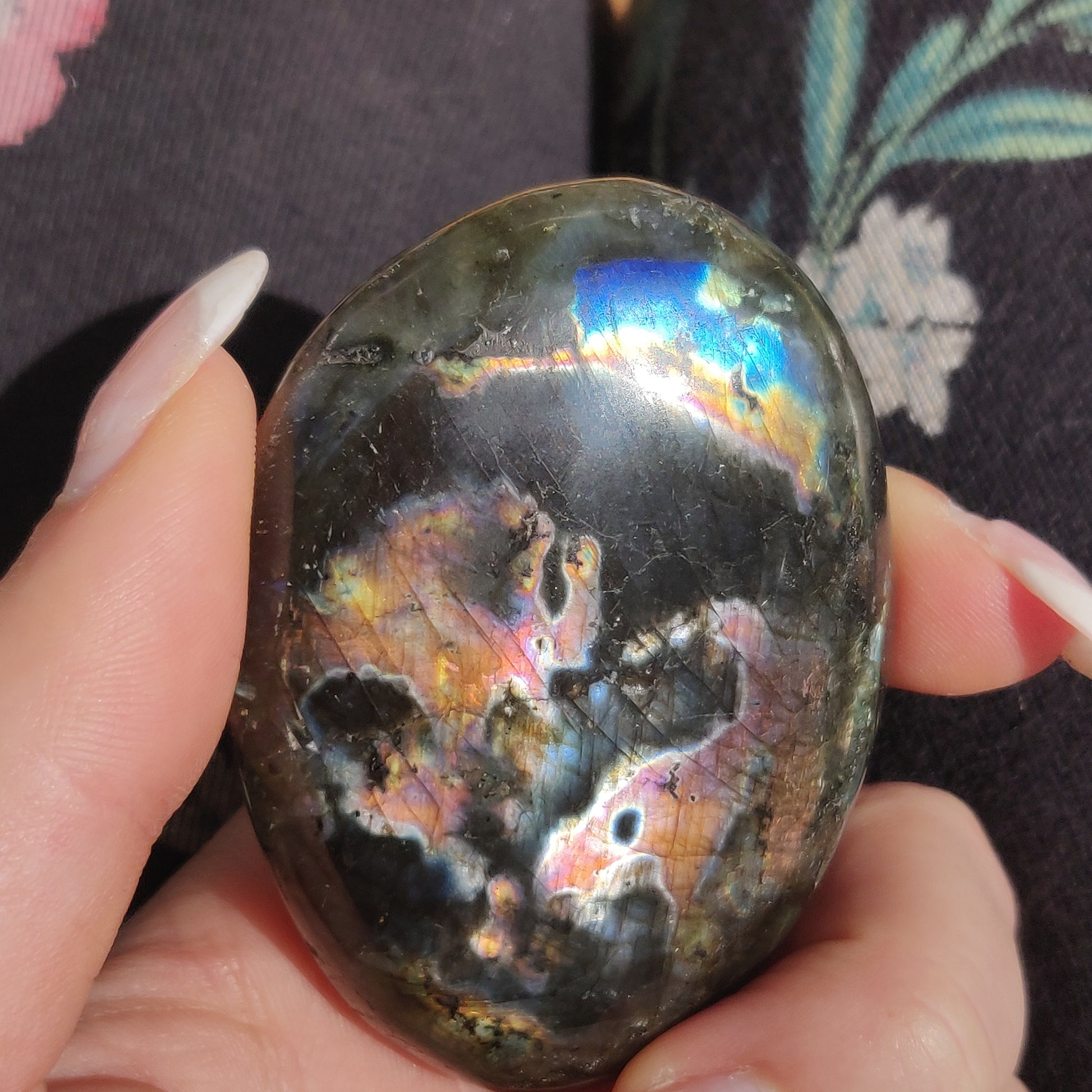 Labradorite Palm Stone (#147) - Simply Affinity