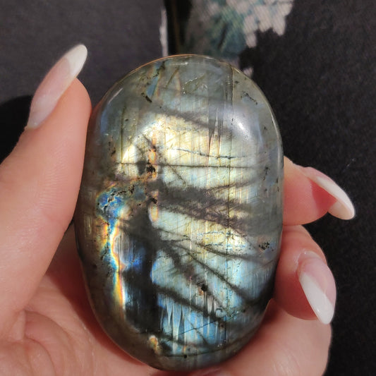 Labradorite Palm Stone (#186) - Simply Affinity
