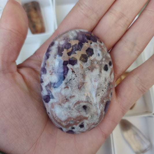 Chevron Amethyst Palm Stone (#20) - Simply Affinity