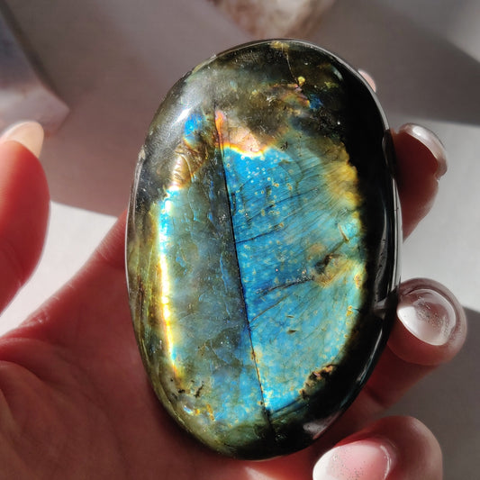 Labradorite Palm Stone (#189) - Simply Affinity