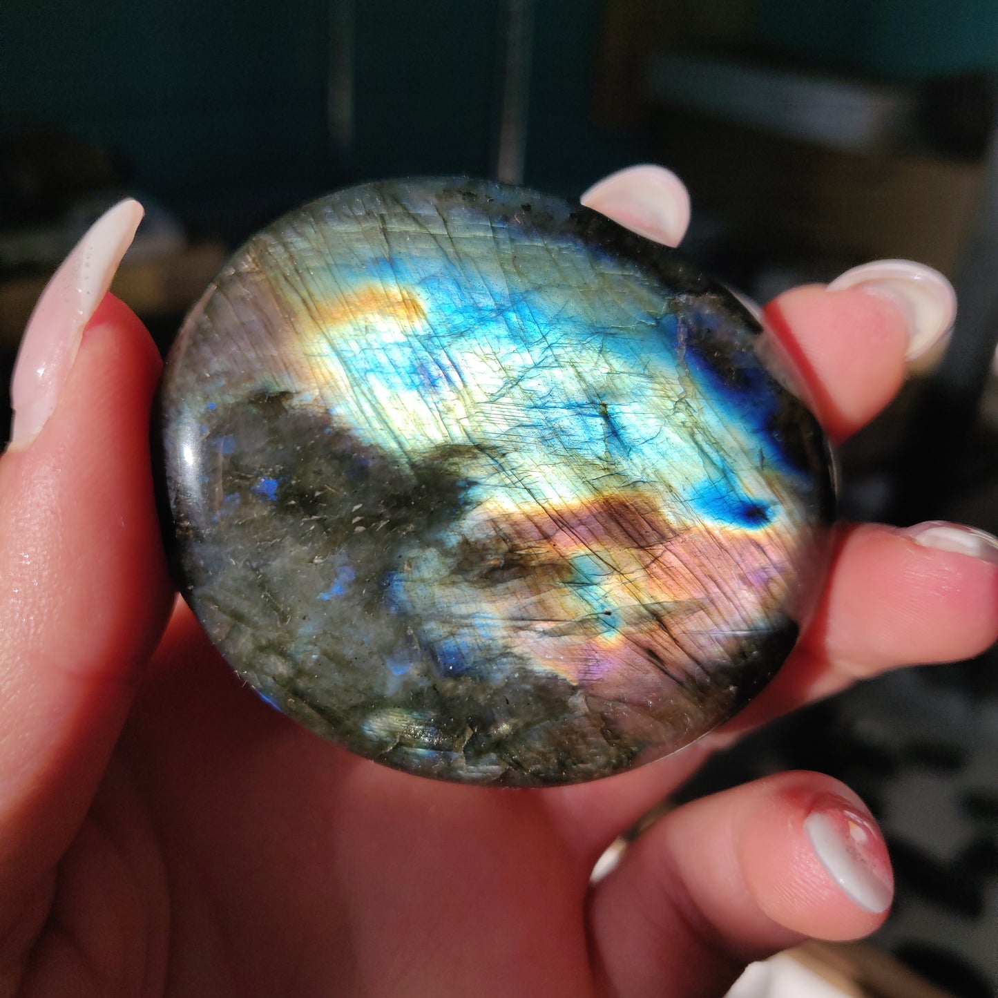 Labradorite Palm Stone (#279) - Simply Affinity