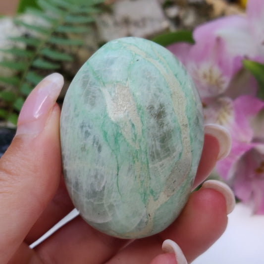 BLUE FLASH Garnierite Palm Stone (#11) - Simply Affinity