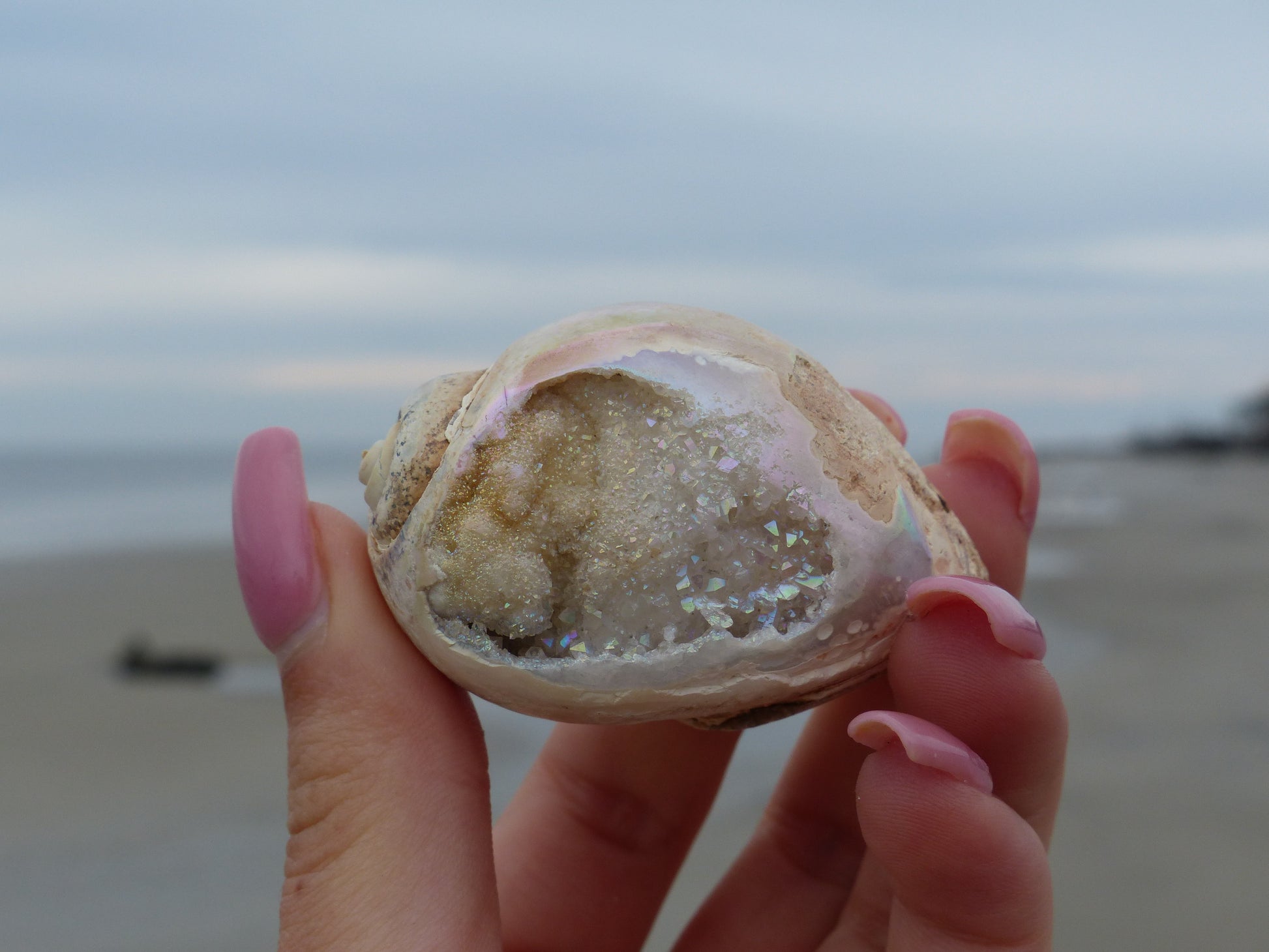 Aura Druzy Shell (#9) - Simply Affinity