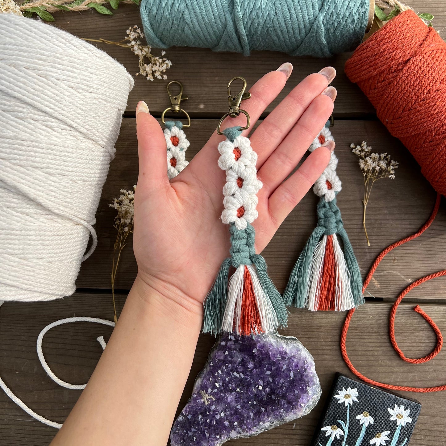 Macrame Flower Keychain - Simply Affinity