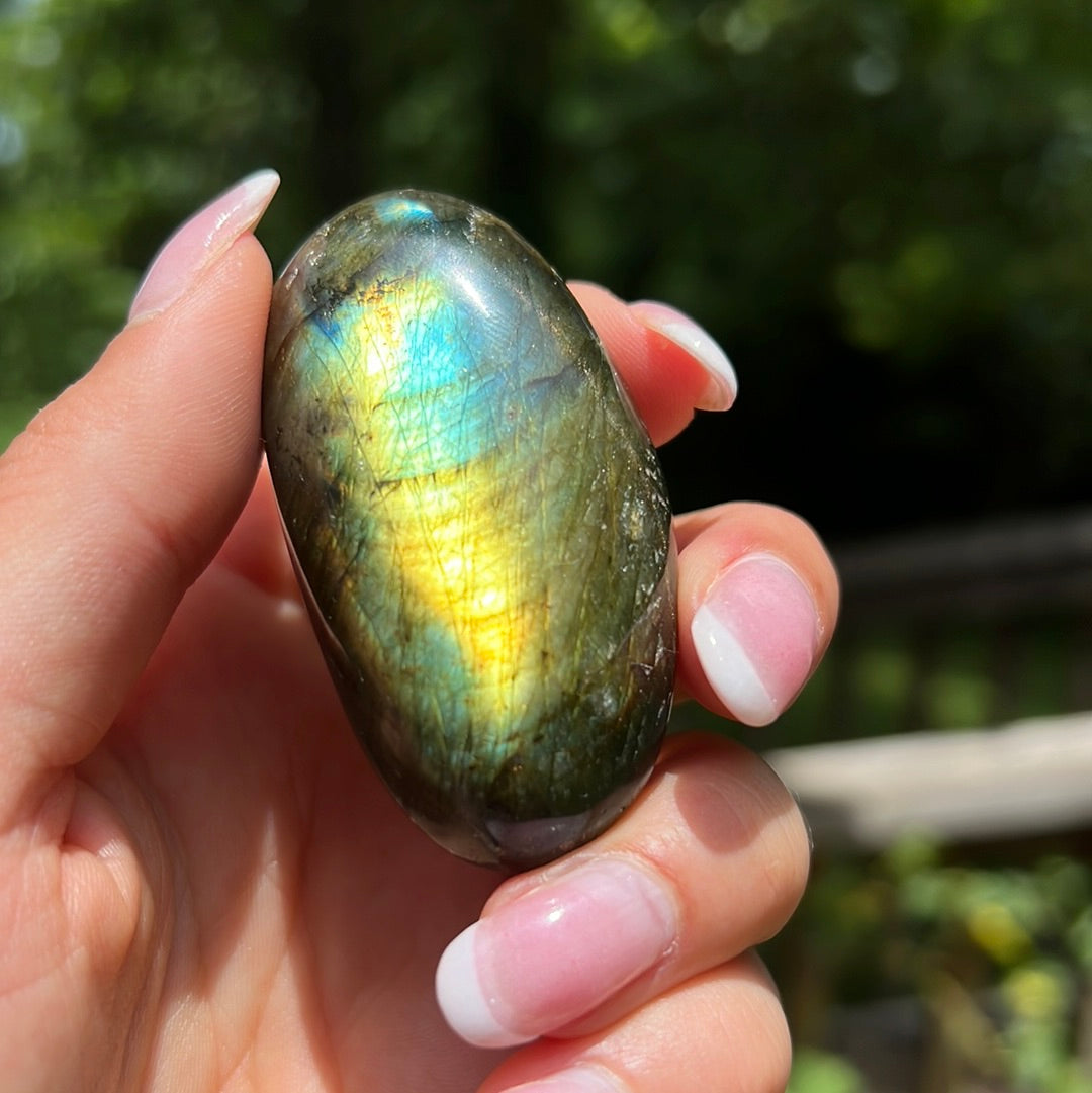 Labradorite Palm Stone (#117) - Simply Affinity