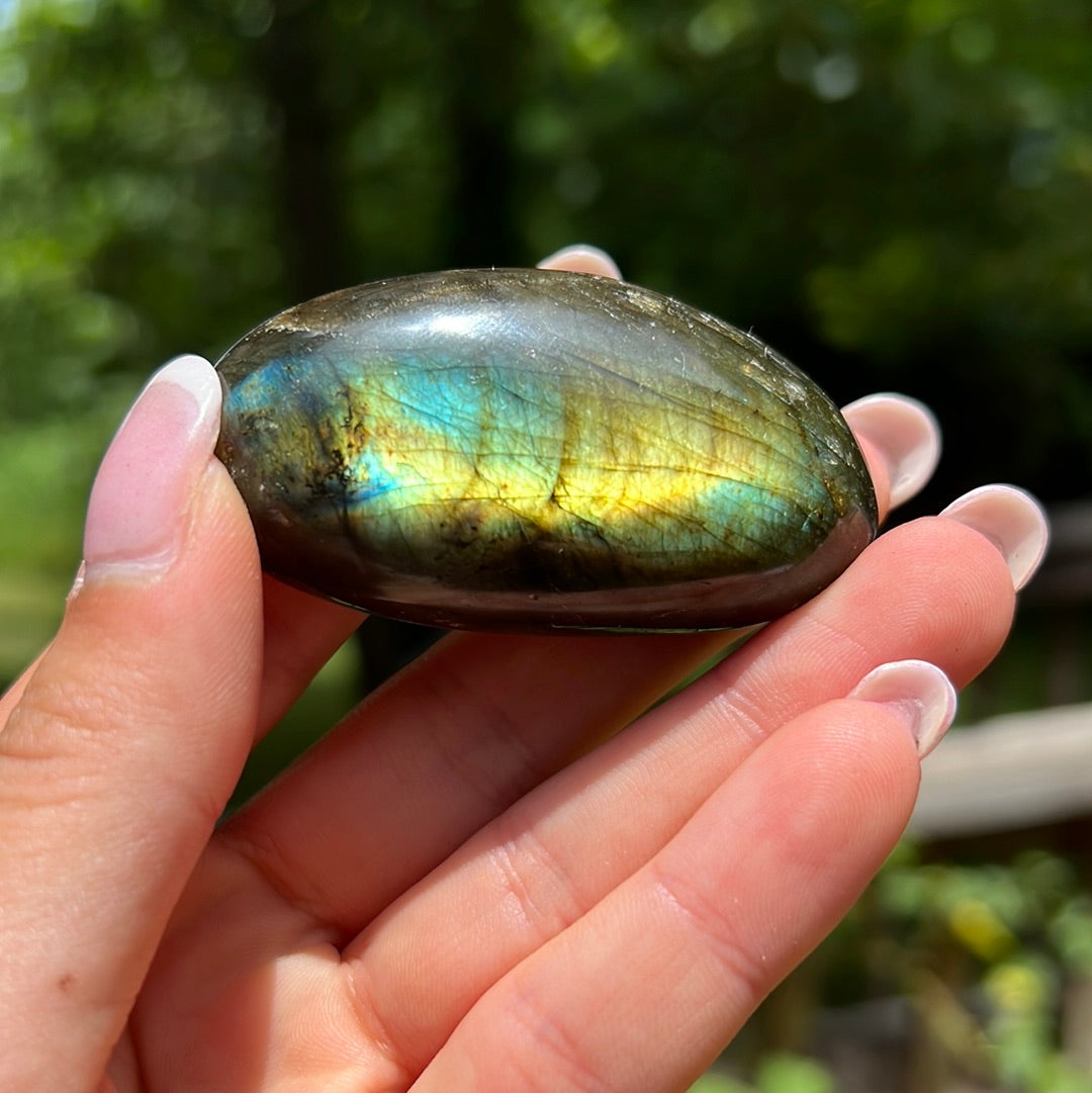 Labradorite Palm Stone (#117) - Simply Affinity